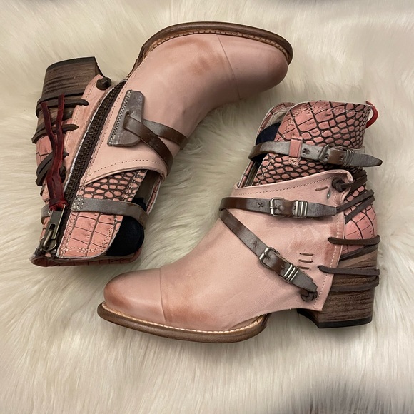 Freebird by Steven Crue Blush Pink Boots *New* Size 10 - Picture 2 of 6